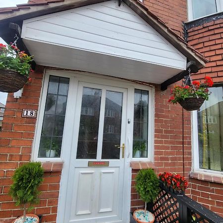 Petals Rm Leeds (West Yorkshire) Exterior foto